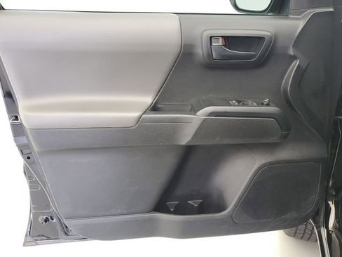 Used 2022 Toyota Tacoma SR RWD image 16