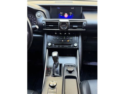 Used 2017 Lexus IS 200t RWD image 11
