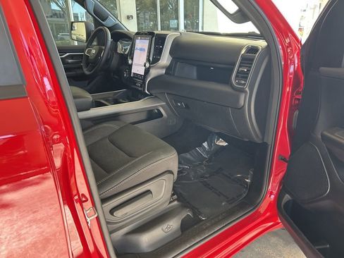 Used 2025 RAM 1500 Big Horn AWD/4WD image 24