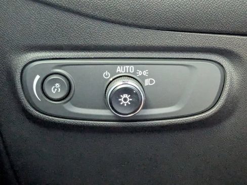 Used 2023 Chevrolet Equinox RS FWD image 36