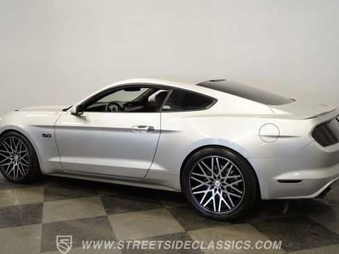 Used 2015 Ford Mustang GT RWD image 9
