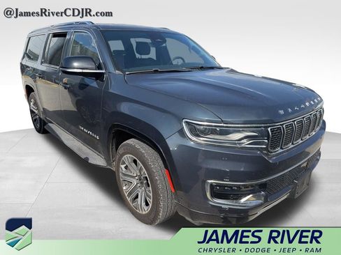 Used 2023 Jeep Wagoneer L Series II image 4