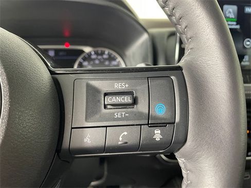 Used 2023 Nissan Rogue SL w/ SL Premium Package image 10