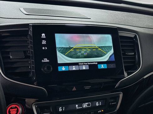 Used 2022 Honda Pilot Touring image 17