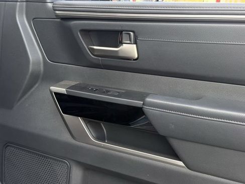 Used 2024 Toyota Tundra Limited image 31