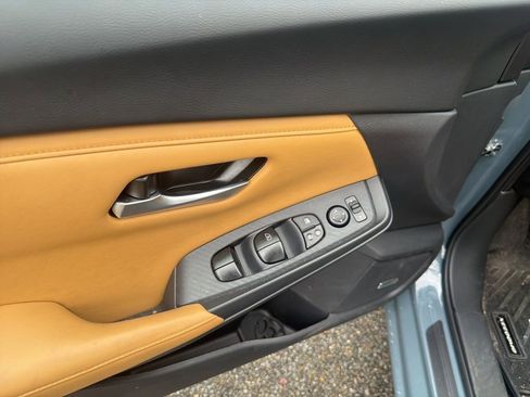 Used 2024 Nissan Sentra SV w/ SV Premium Package FWD image 17