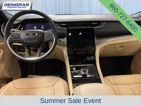 Certified 2025 Jeep Grand Cherokee Limited w/ Luxury Tech Group II AWD/4WD image 33