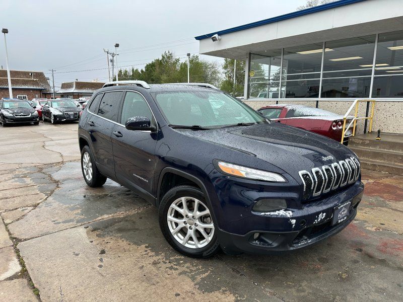 Used 2014 Jeep Cherokee Latitude w/ Cold Weather Group FWD image 1