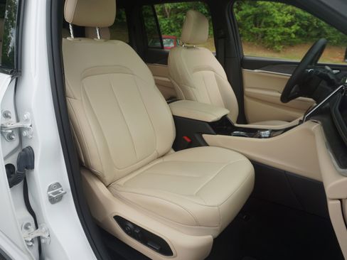 Used 2023 Jeep Grand Cherokee 4WD 4xe image 22