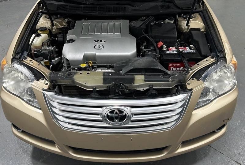 Used 2010 Toyota Avalon XL FWD image 16