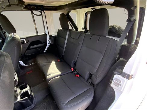 Used 2020 Jeep Wrangler Unlimited Sahara AWD/4WD image 23