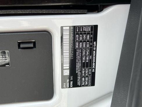 New 2025 Mercedes-Benz Sprinter 2500 image 34