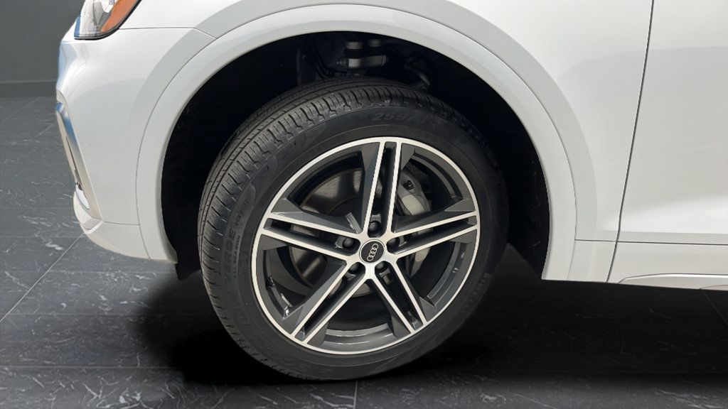 Used 2025 Audi Q5 e Premium Plus w/ Premium Plus Package AWD/4WD image 38