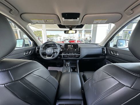 Used 2023 Nissan Pathfinder SL AWD/4WD image 20