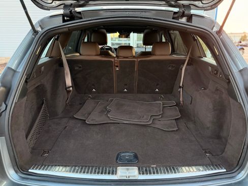 Used 2017 Mercedes-Benz E 400 4MATIC Wagon image 45