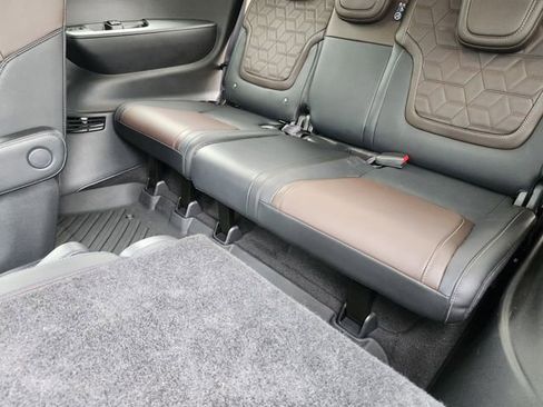 Used 2025 Nissan Armada Platinum Reserve RWD image 33