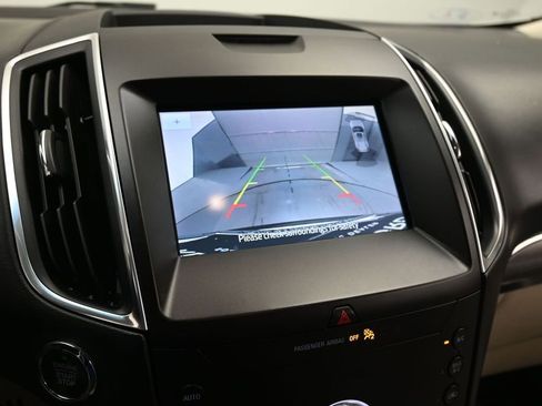 Certified 2020 Ford Edge Titanium FWD image 16