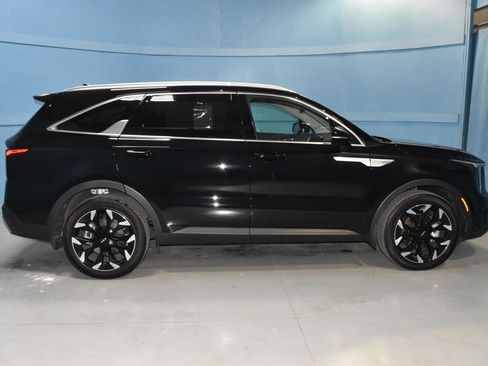 Used 2025 Kia Sorento EX FWD image 27