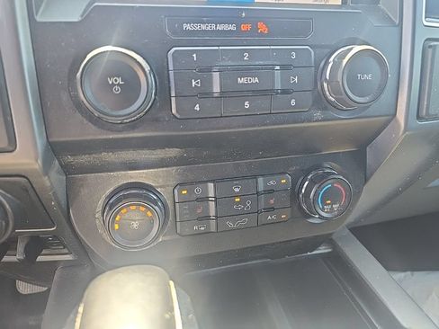 Used 2019 Ford F150 XLT w/ Equipment Group 302A Luxury AWD/4WD image 10
