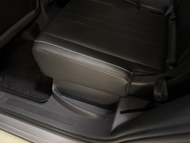 Certified 2024 Volkswagen Tiguan SE R-Line AWD/4WD image 23