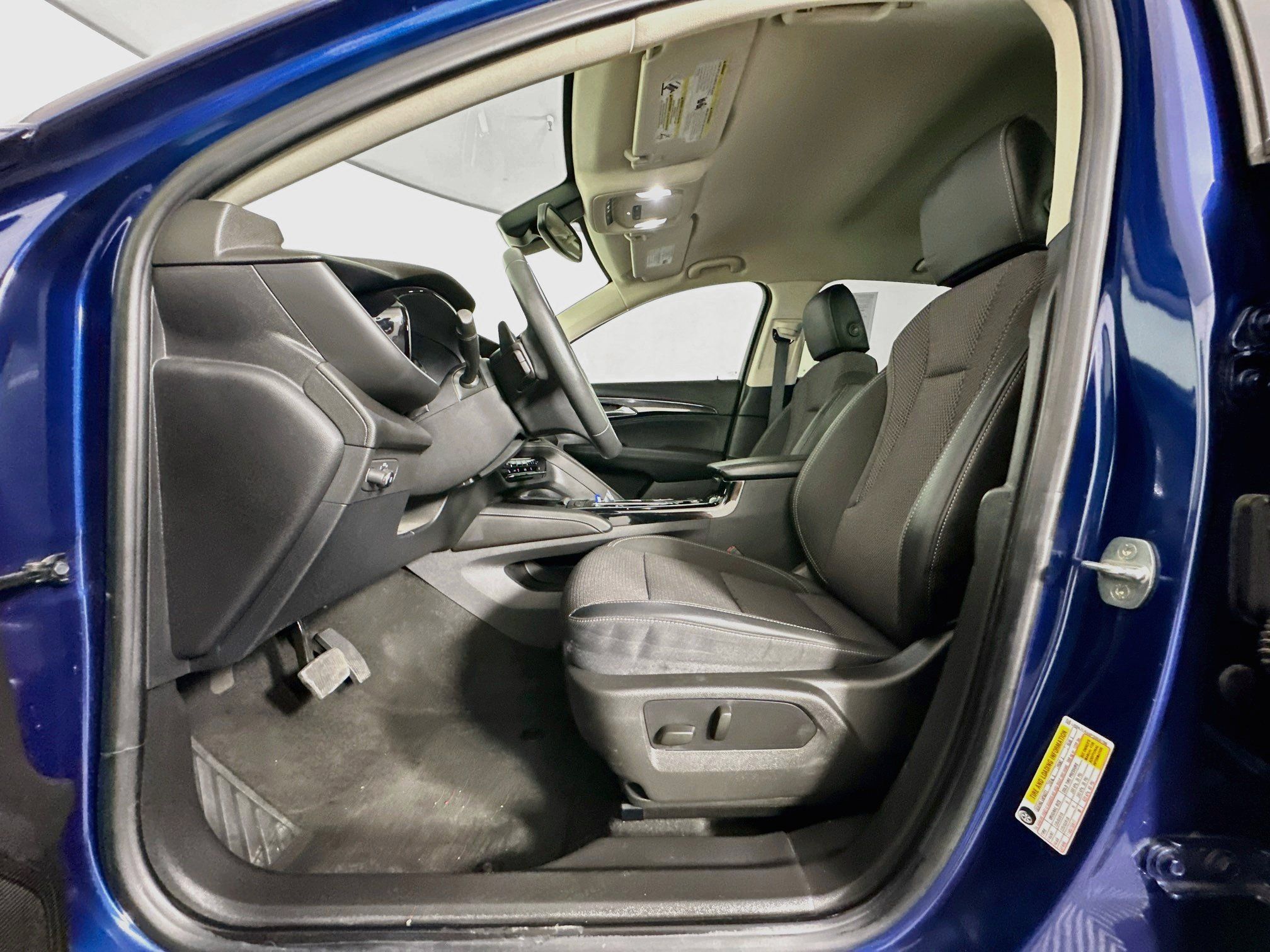 Used 2023 Buick Envision Preferred FWD image 13