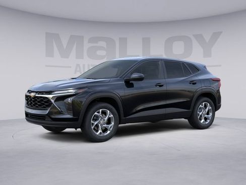 New 2026 Chevrolet Trax LS w/ LS Convenience Package FWD image 3
