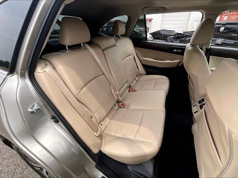 Used 2018 Subaru Outback 2.5i Limited image 18