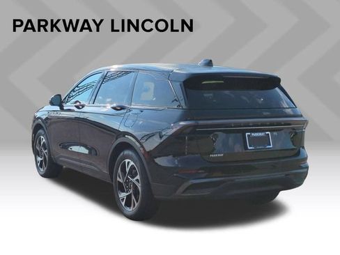 Used 2026 Lincoln Nautilus Premier w/ Equipment Group 102A AWD/4WD image 3