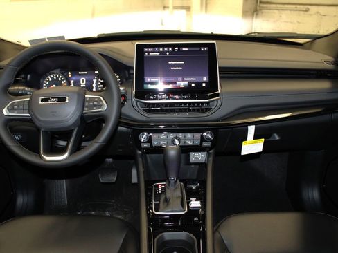 New 2026 Jeep Compass Limited image 9