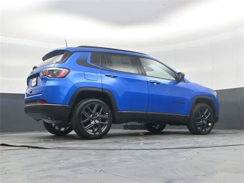 New 2026 Jeep Compass Latitude image 39