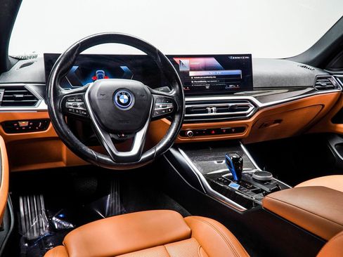 Used 2023 BMW i4 eDrive35 w/ Premium Package image 16