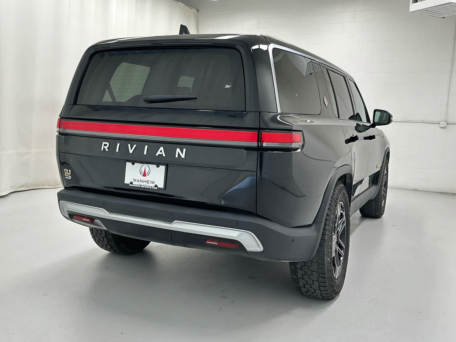 Used 2023 Rivian R1S Adventure Quad AWD/4WD image 6