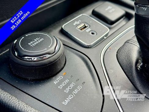 Used 2022 Jeep Cherokee Latitude Lux image 21