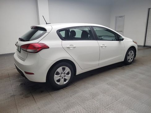 Used 2017 Kia Forte LX image 10