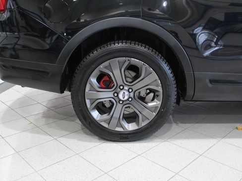 Used 2018 Ford Explorer Sport w/ Equipment Group 401A image 11