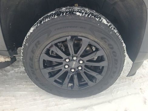 Used 2022 GMC Canyon Elevation image 12