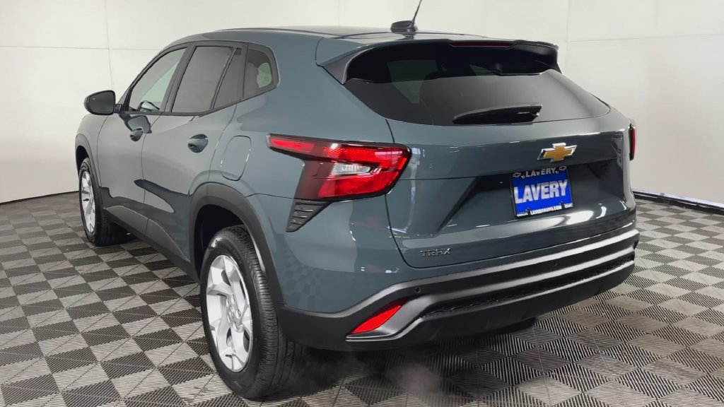 New 2026 Chevrolet Trax LS w/ LS Convenience Package FWD image 8