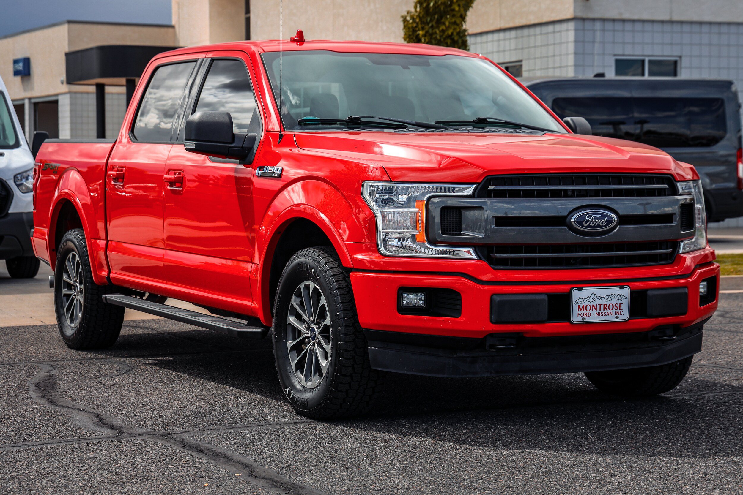 Used 2018 Ford F150 XLT w/ Equipment Group 302A Luxury AWD/4WD image 3
