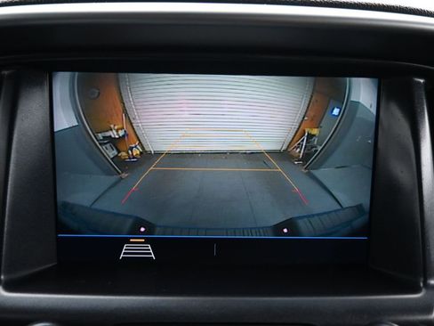 Used 2022 Chevrolet Colorado LT image 18