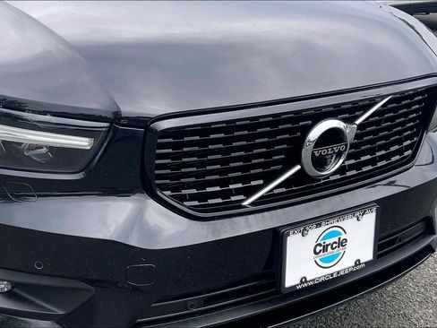 Used 2020 Volvo XC40 T5 R-Design AWD/4WD image 28