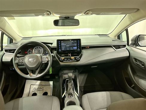 Used 2022 Toyota Corolla LE image 18