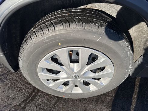 Used 2019 Nissan Rogue S image 12