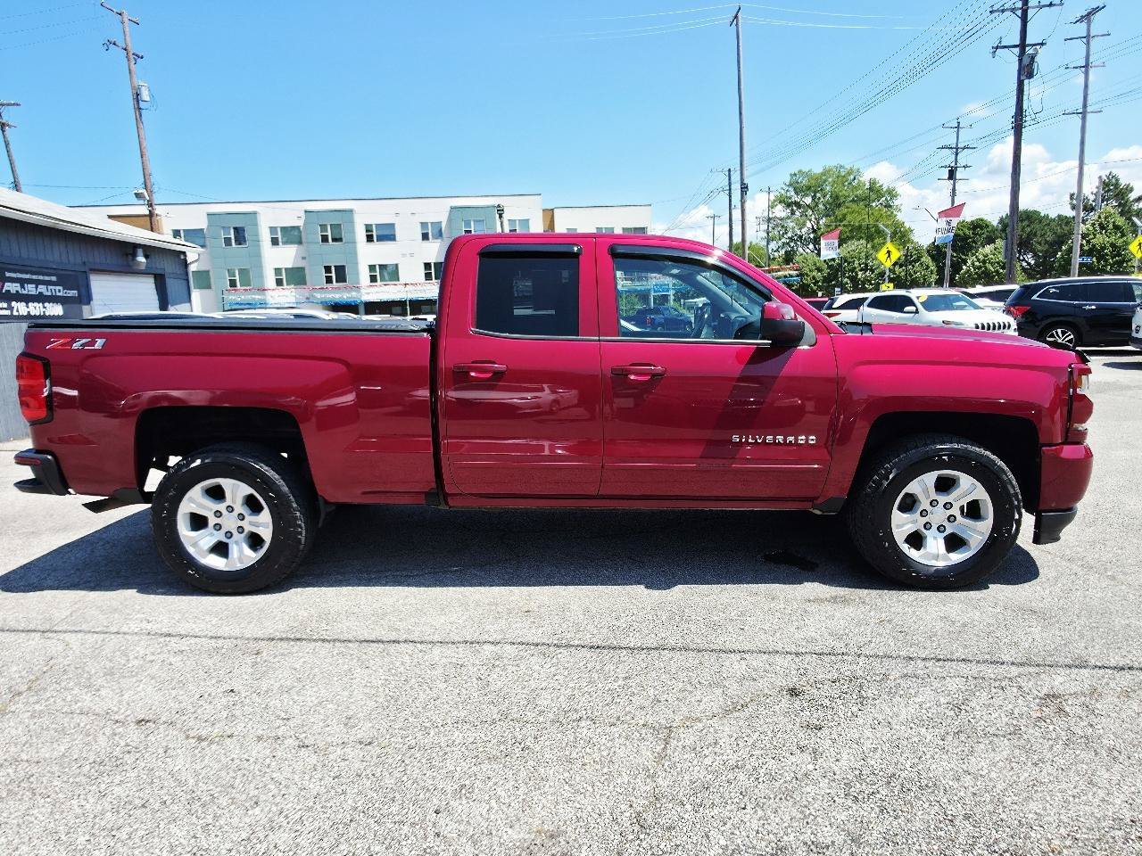 Used 2018 Chevrolet Silverado 1500 LT w/ All Star Edition AWD/4WD image 4
