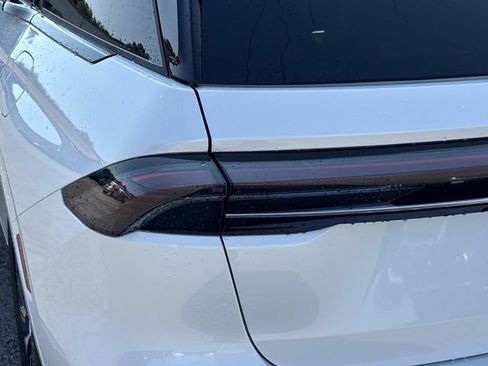 New 2026 Lincoln Nautilus Reserve AWD/4WD image 11