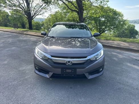 Used 2017 Honda Civic EX-T image 2