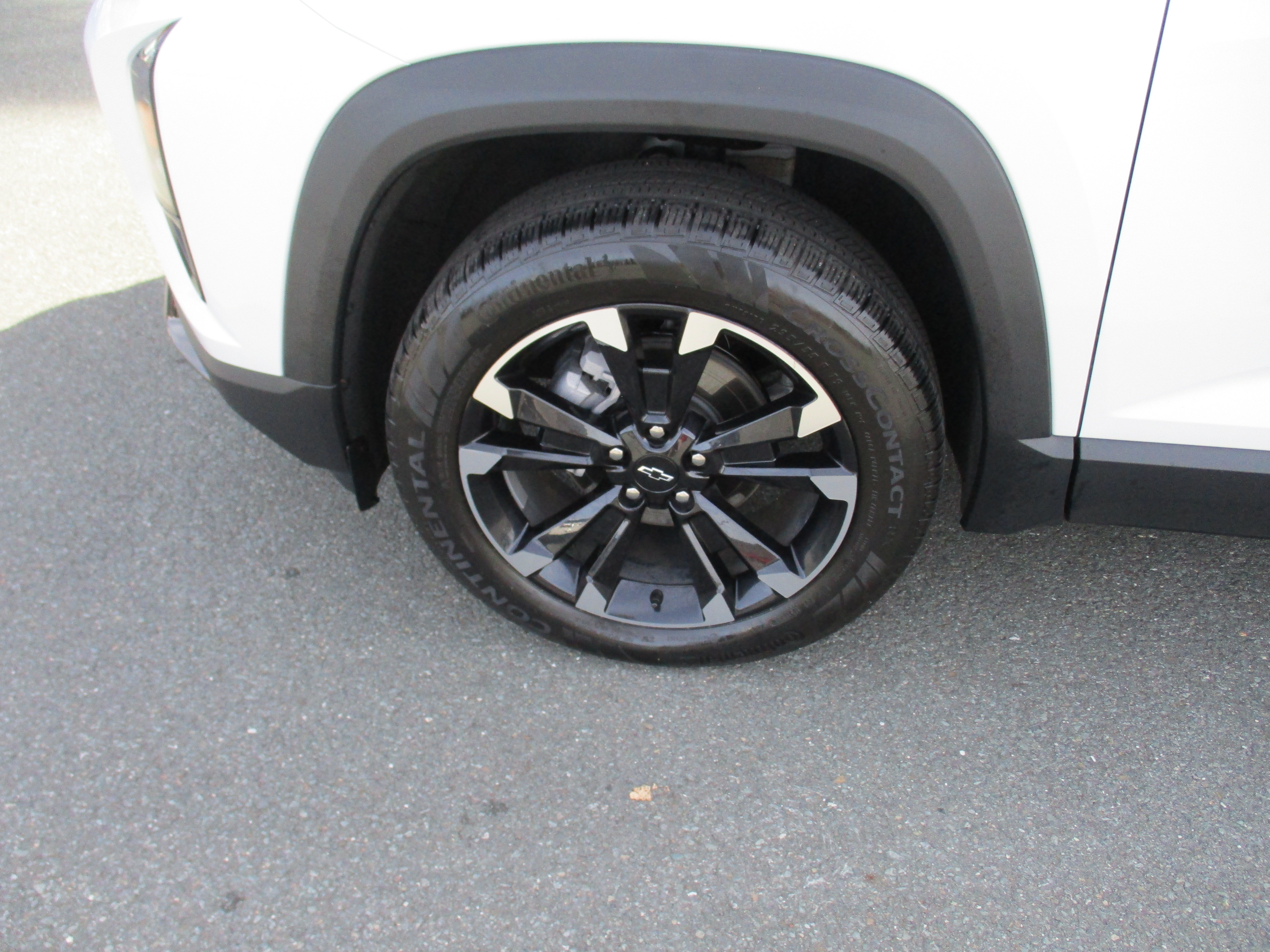 Certified 2025 Chevrolet Equinox RS w/ Safety and Technology Package AWD/4WD image 9
