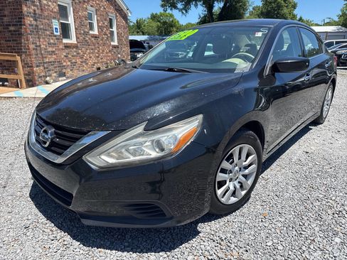 Used 2016 Nissan Altima 2.5 S w/ Power Driver Seat Package FWD image 3