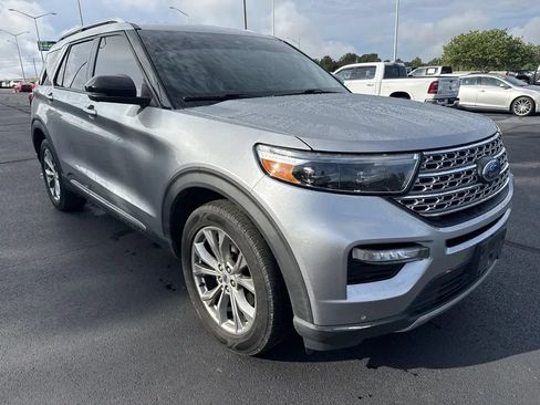 Used 2021 Ford Explorer Limited w/ Equipment Group 301A AWD/4WD image 5