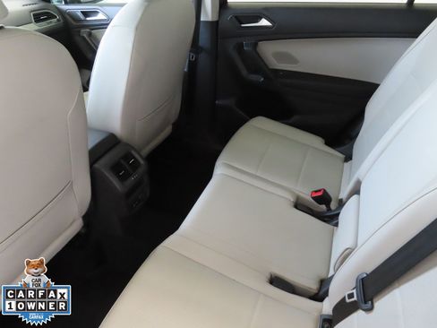 Used 2019 Volkswagen Tiguan SE image 24