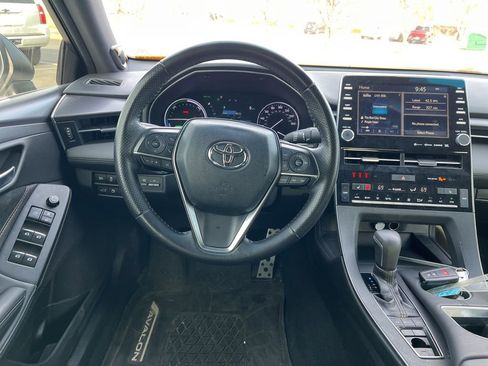 Used 2019 Toyota Avalon XSE image 27